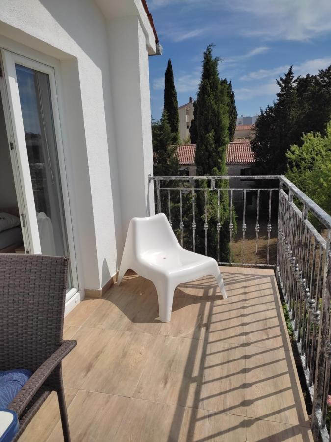 PUY Three Lions Apartment Number 2 מראה חיצוני תמונה