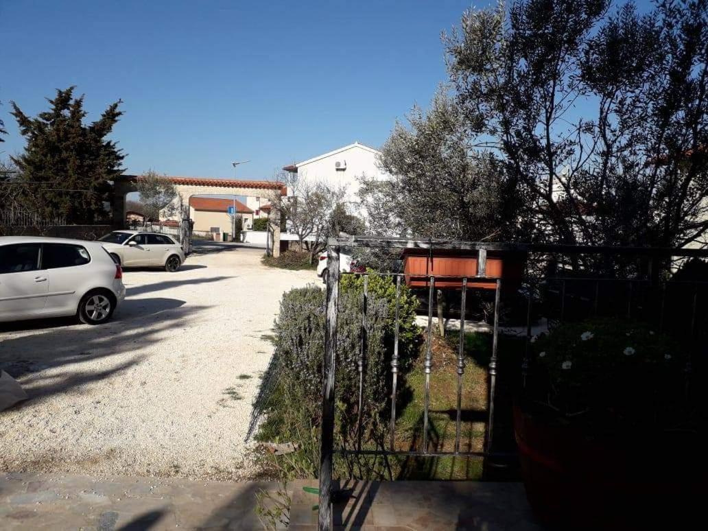 PUY Three Lions Apartment Number 2 מראה חיצוני תמונה