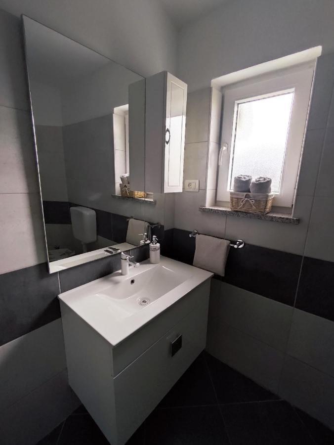 PUY Three Lions Apartment Number 2 מראה חיצוני תמונה