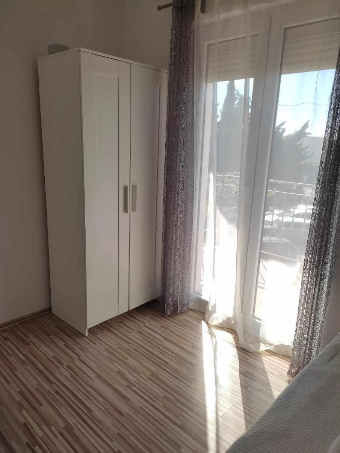PUY Three Lions Apartment Number 2 מראה חיצוני תמונה