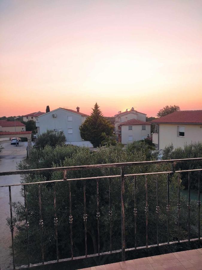 PUY Three Lions Apartment Number 2 מראה חיצוני תמונה