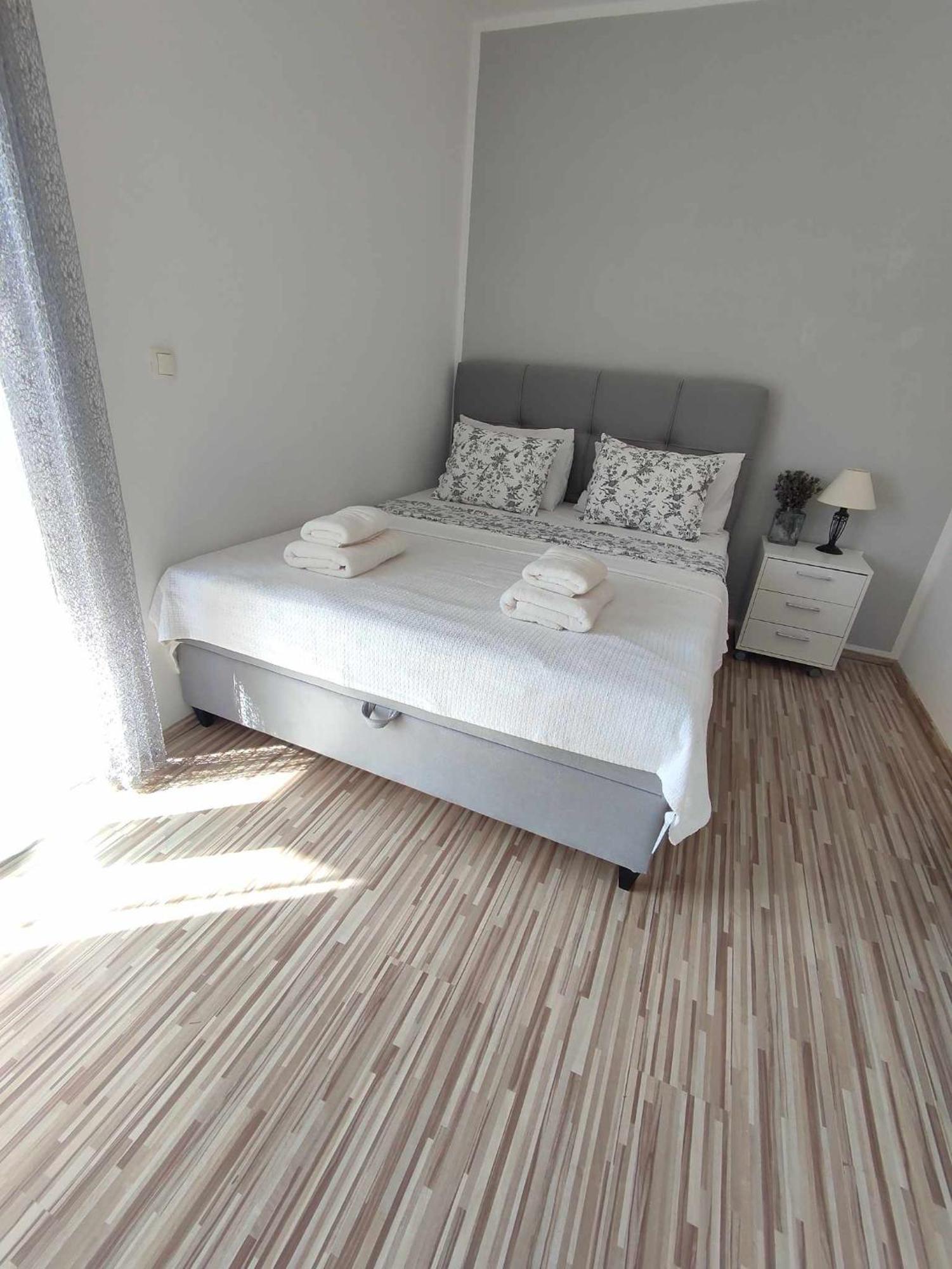 PUY Three Lions Apartment Number 2 מראה חיצוני תמונה