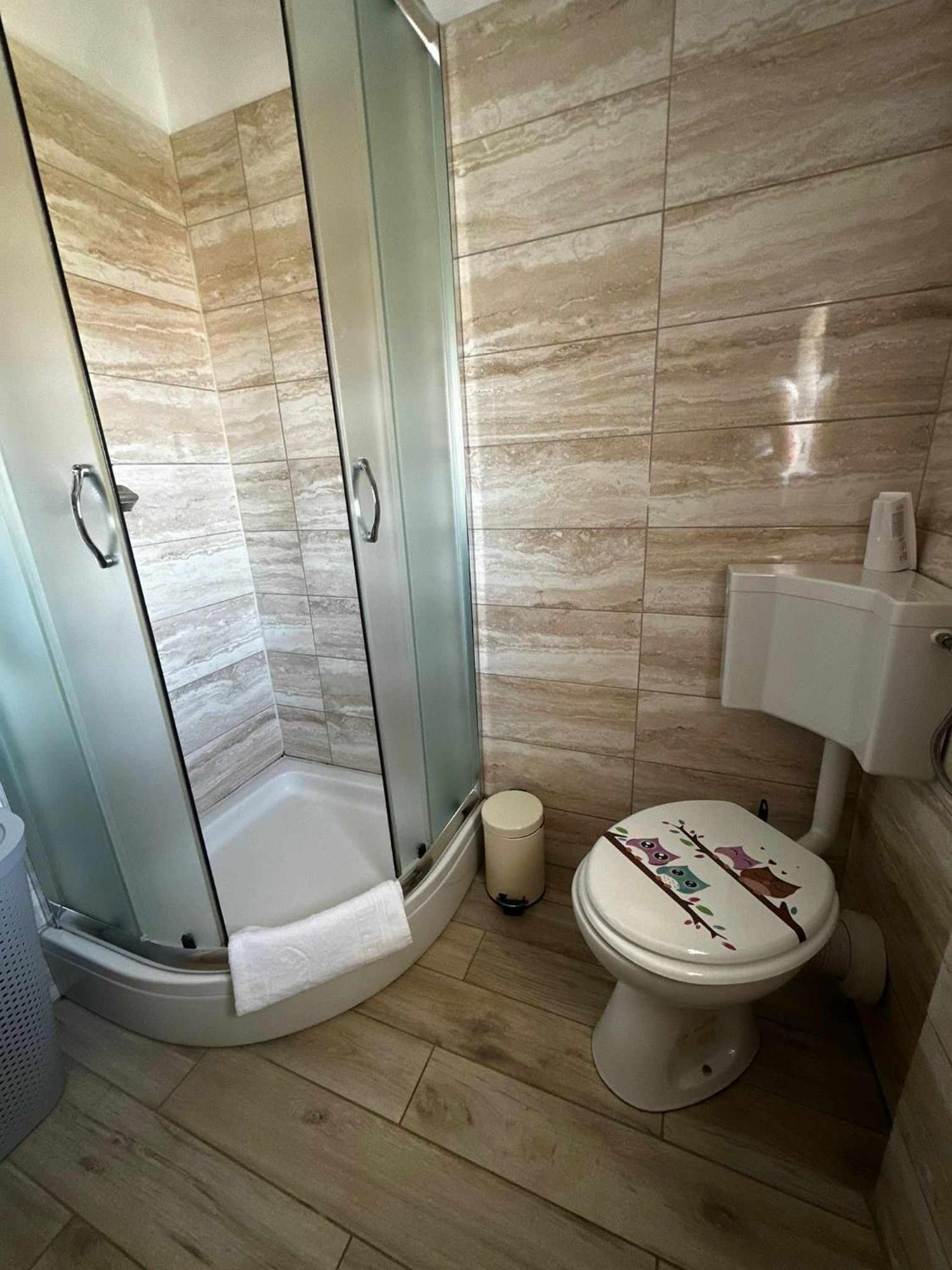 PUY Three Lions Apartment Number 2 מראה חיצוני תמונה